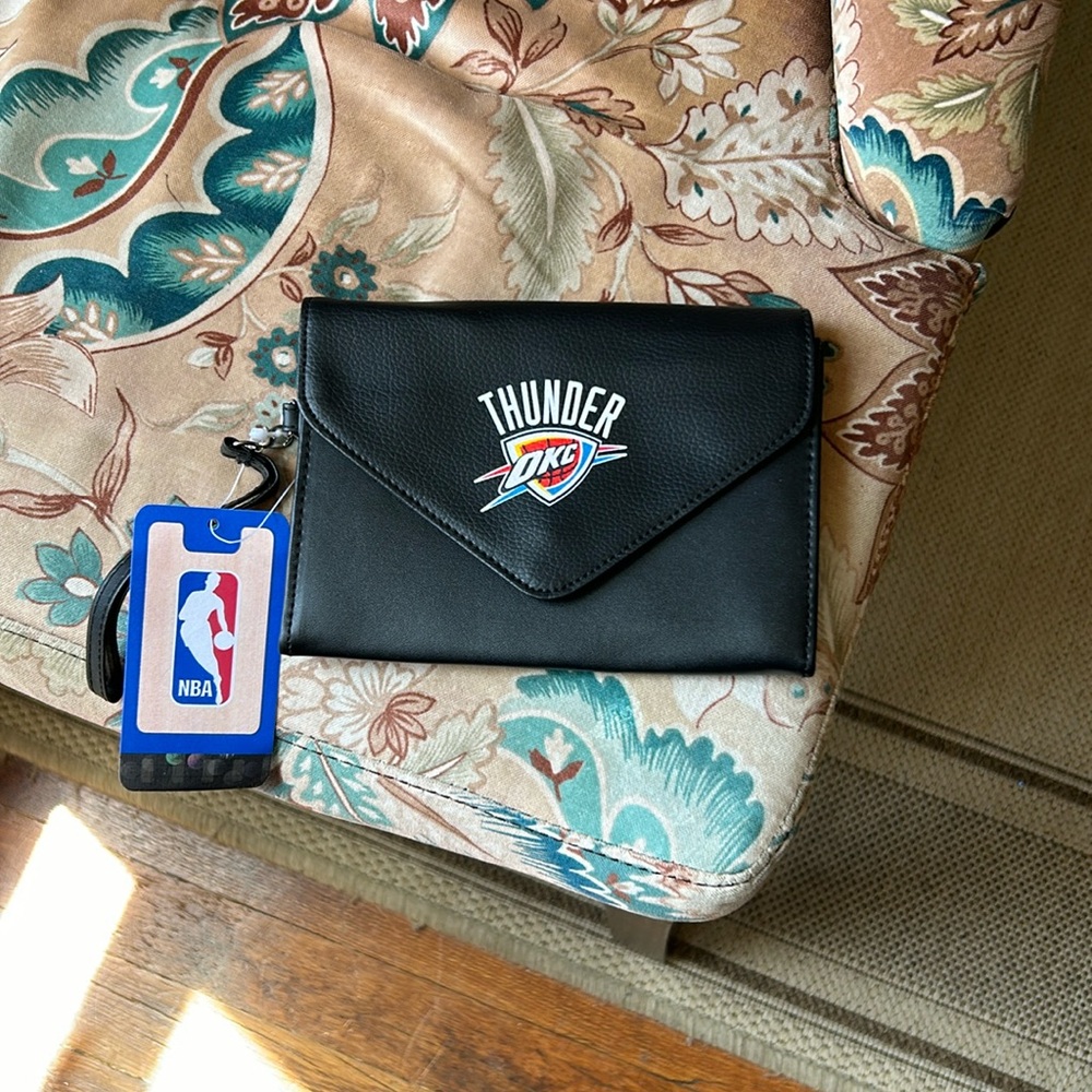 NBA wristlet wallet nwt